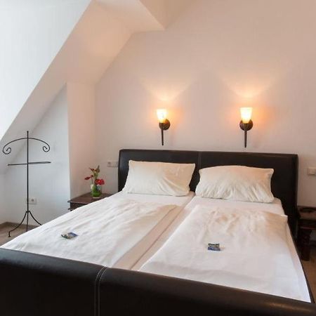 Hotel Zur Roemerbruecke Neuwied Buitenkant foto